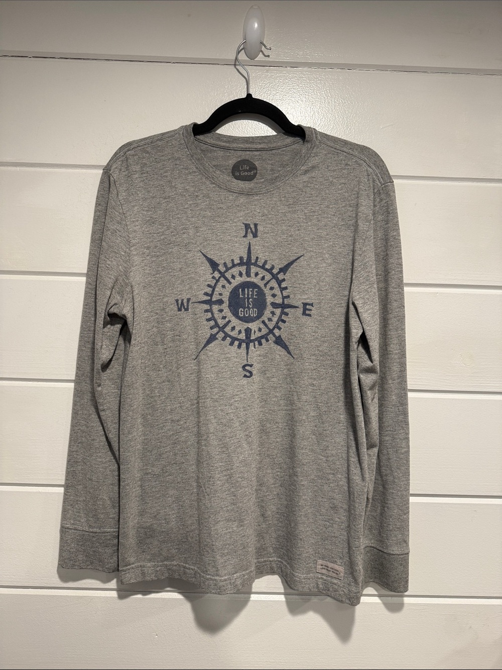 Life Is Good Men’s Heather Gray Long-Sleeve Compass Tee with Navy Graphic.  Smal